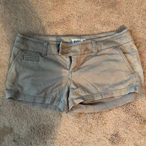 American Eagle grey shorts
